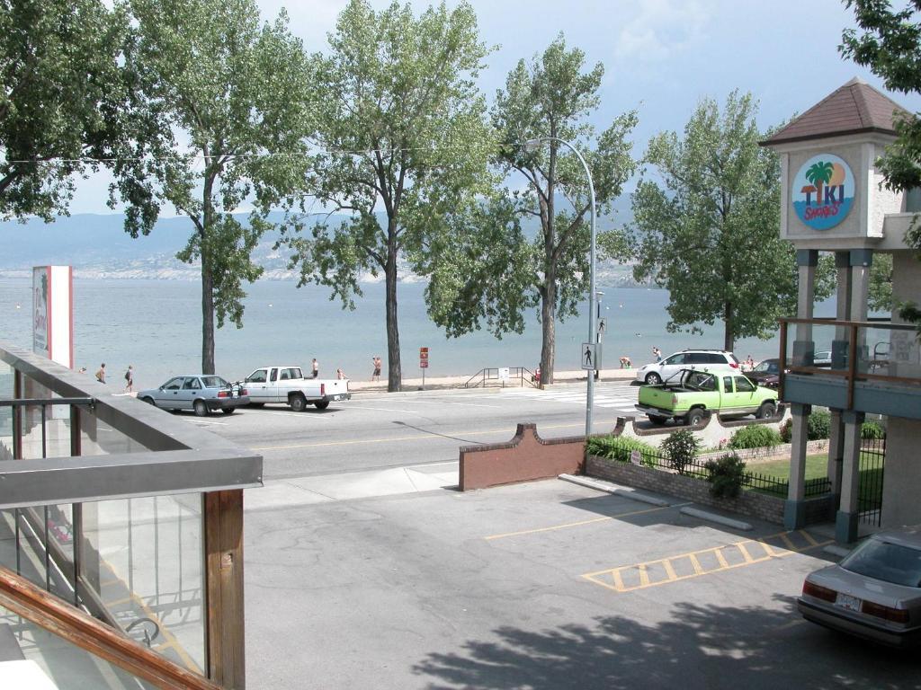 Tiki Shores Inn & Suites Penticton Exterior foto
