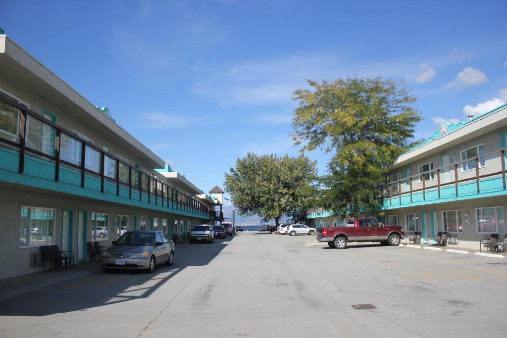 Tiki Shores Inn & Suites Penticton Exterior foto